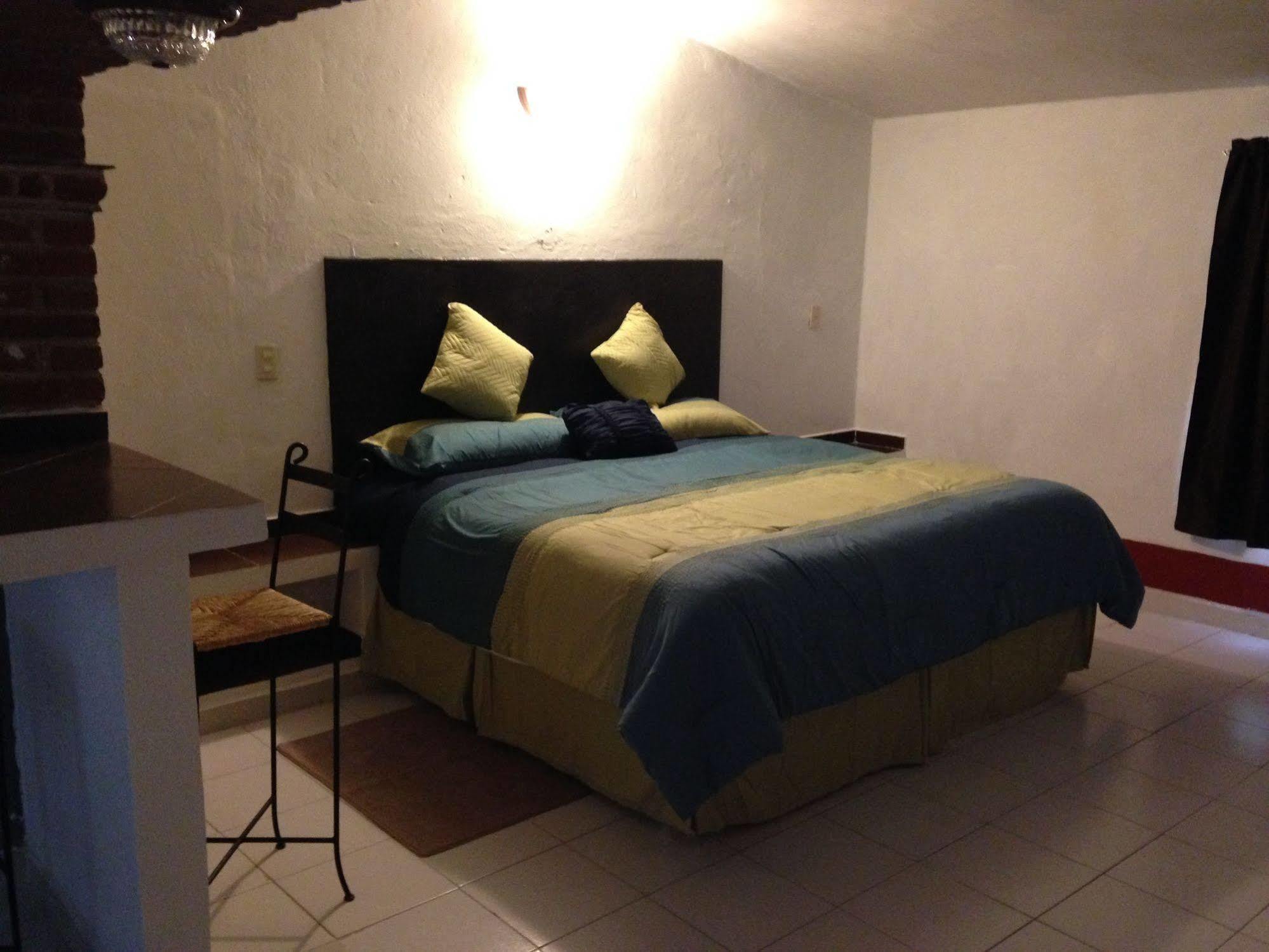 Ayenda Meson Del Rio Hotel Tepotzotlan Exterior photo